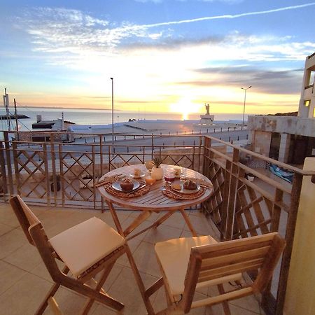 Potato Beach Apartment At Beach Front & Sea View Lagos Ngoại thất bức ảnh