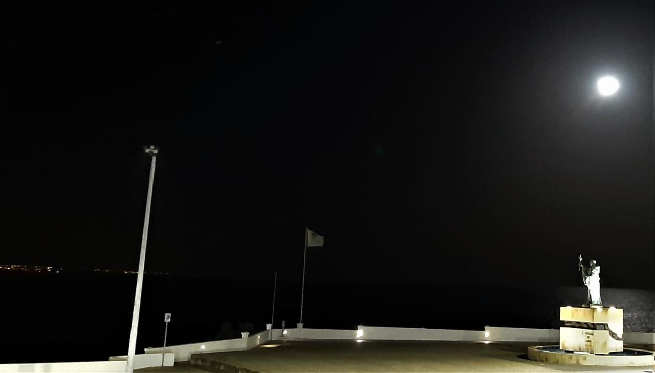 Potato Beach Apartment At Beach Front & Sea View Lagos Ngoại thất bức ảnh