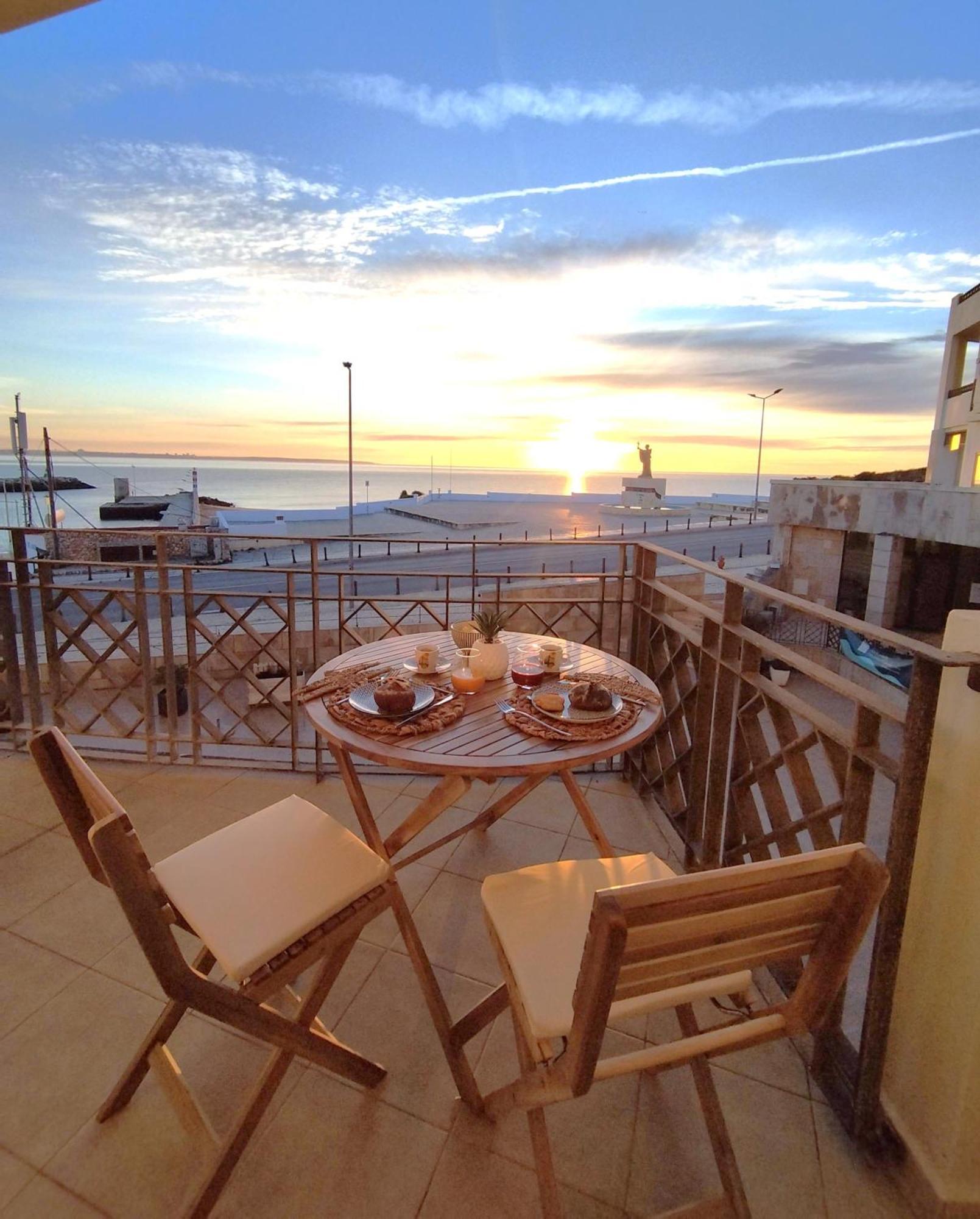 Potato Beach Apartment At Beach Front & Sea View Lagos Ngoại thất bức ảnh