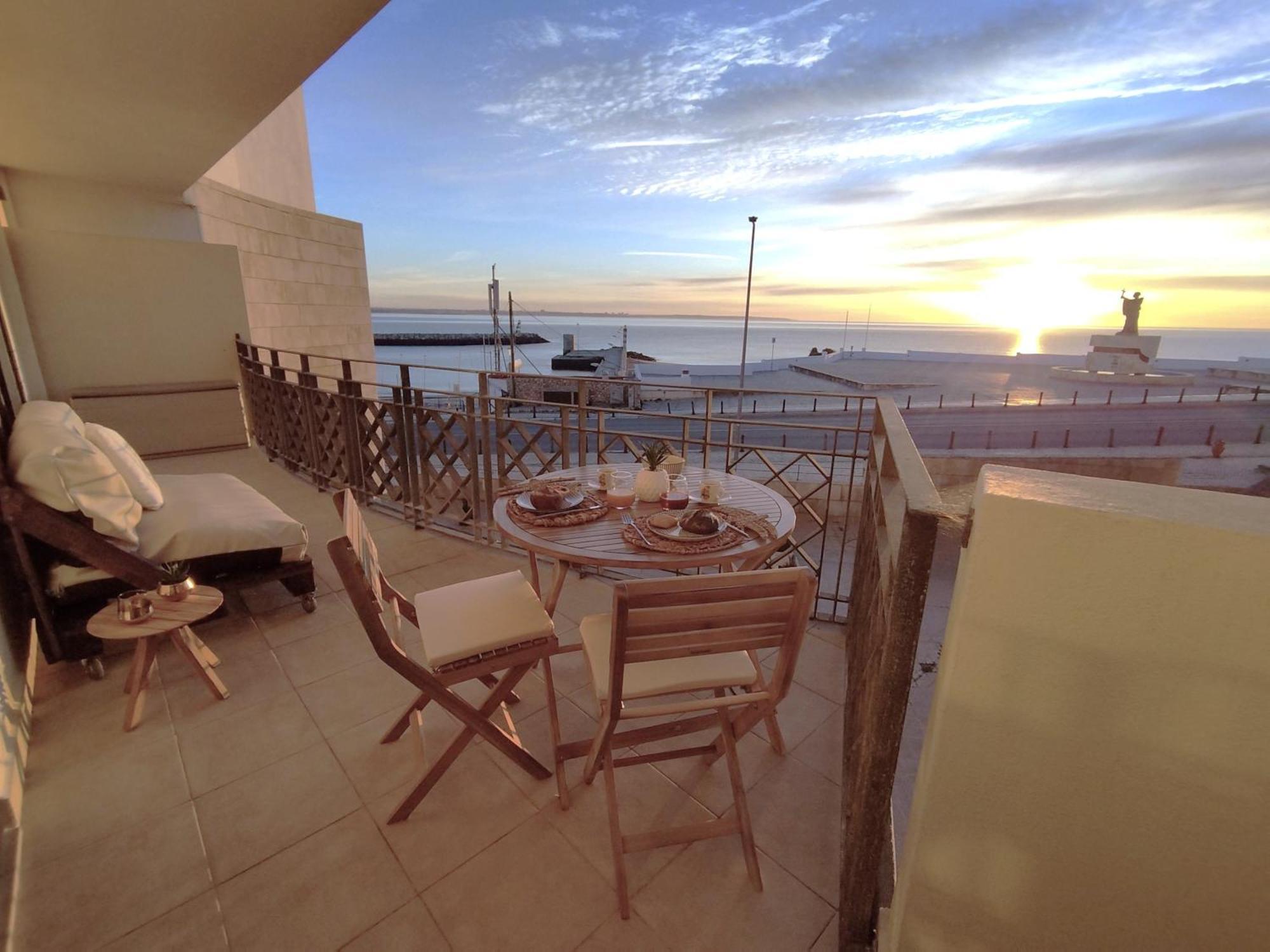 Potato Beach Apartment At Beach Front & Sea View Lagos Ngoại thất bức ảnh
